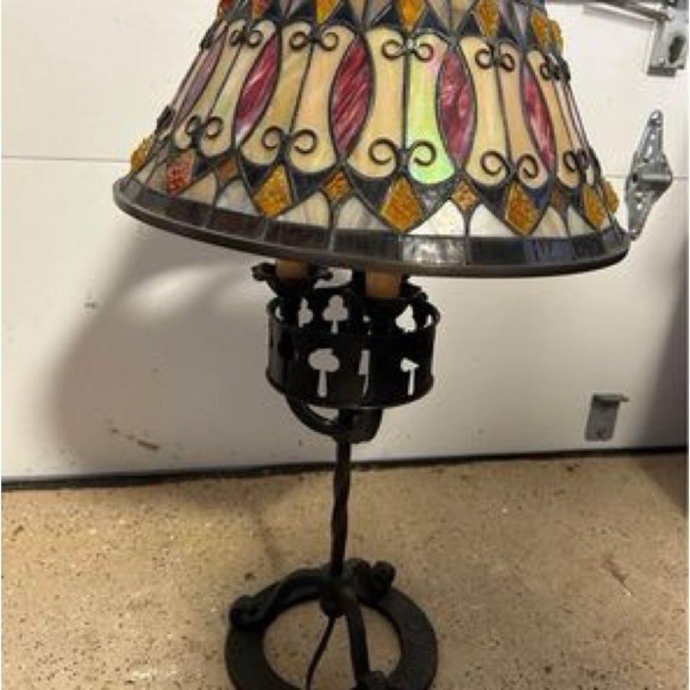 Quoisel table lamp